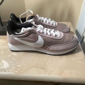 Nice Nike casual shoe good condition